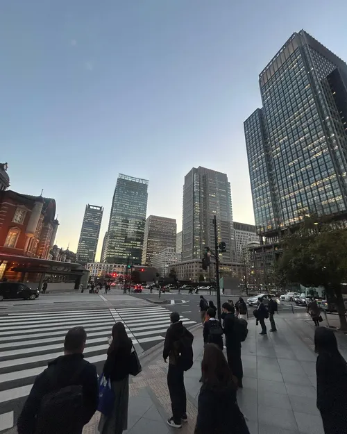 ザック・ハリソン at 東京駅丸の内口