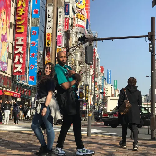 KJライト at 新宿区歌舞伎町セントラルロード入口