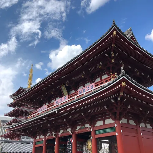 エリック・ウィルソン at 東京 浅草浅草寺 宝蔵門