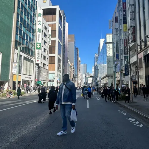 ザック・ハリソン at 銀座4丁目2