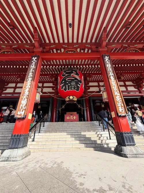 マリク・ターナー at 浅草寺 本堂