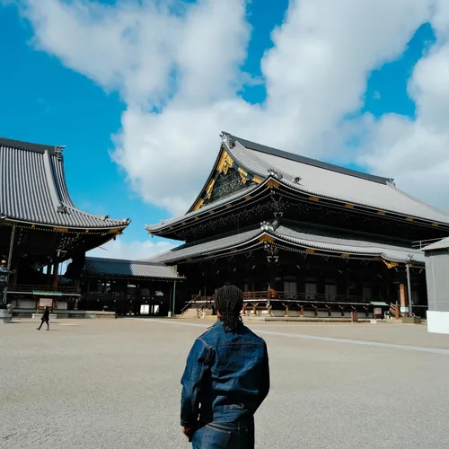 チゴズィエン・オコンクォ at 京都 東本願寺
