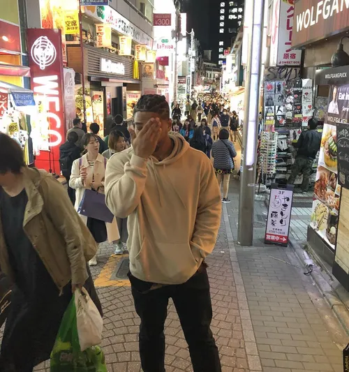 エリック・ウィルソン at 原宿竹下通り入口