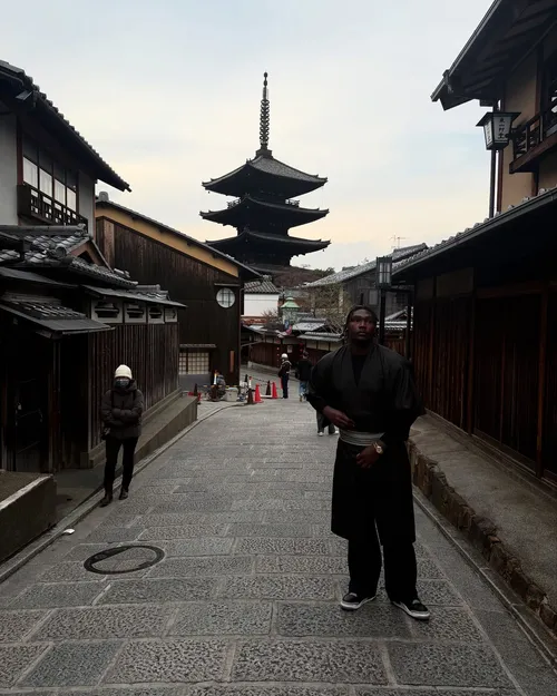 チャールズ・クロス at 京都市東山区 八坂通り
