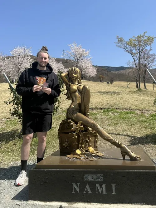 テイバー・ペッパー at 熊本ナミ像