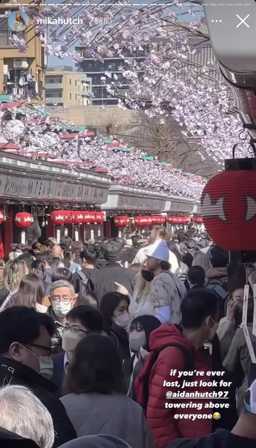 エイダン・ハッチンソン at 東京 浅草 浅草寺 仲見世通り