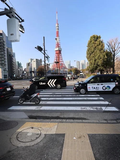 シラン・ニール at 赤羽橋交差点