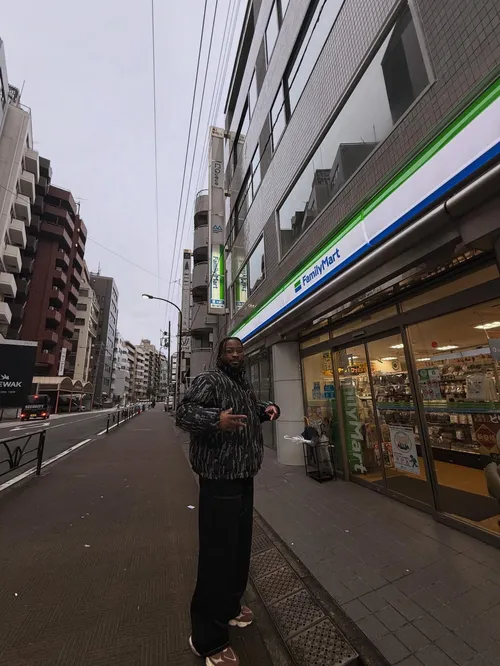 リバイ・オウンズワリケ at ファミリーマート渋谷キャットストリート店