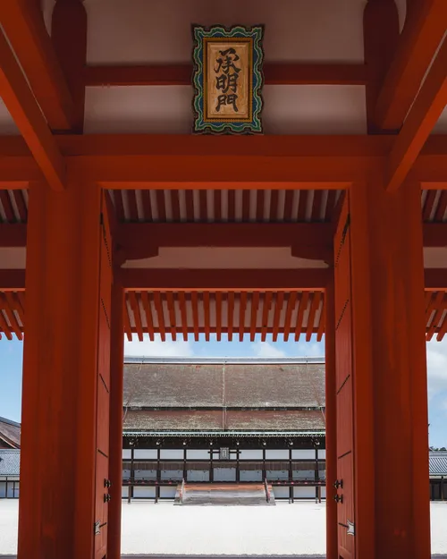 マイルズ・ギャレット at 京都御所 承明門