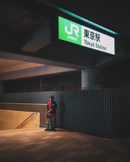 ジャウォーン・ベントリー at 東京駅丸の内地下南口