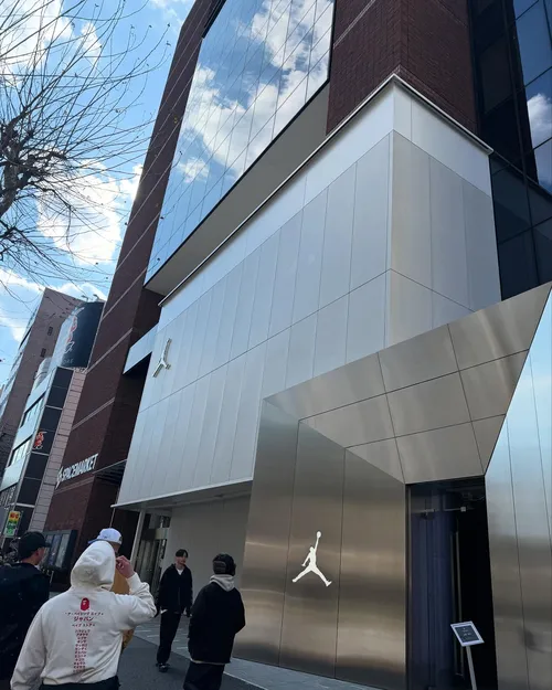 ダバンテ・アダムス at JORDAN WORLD OF FLIGHT SHIBUYA
