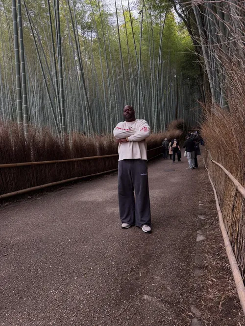 エイショーン・ロビンソン at 京都嵐山 竹林の小道