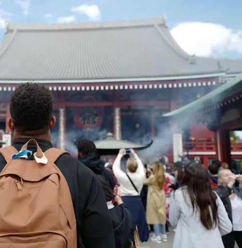 ダニエル・ハンター at 浅草寺本堂前