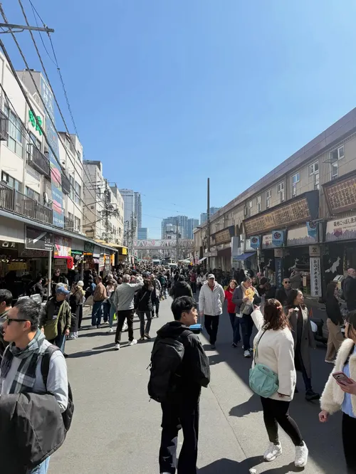 カイレン・ウィリアムズ at 築地場外市場 築地にっぽん漁港市場
