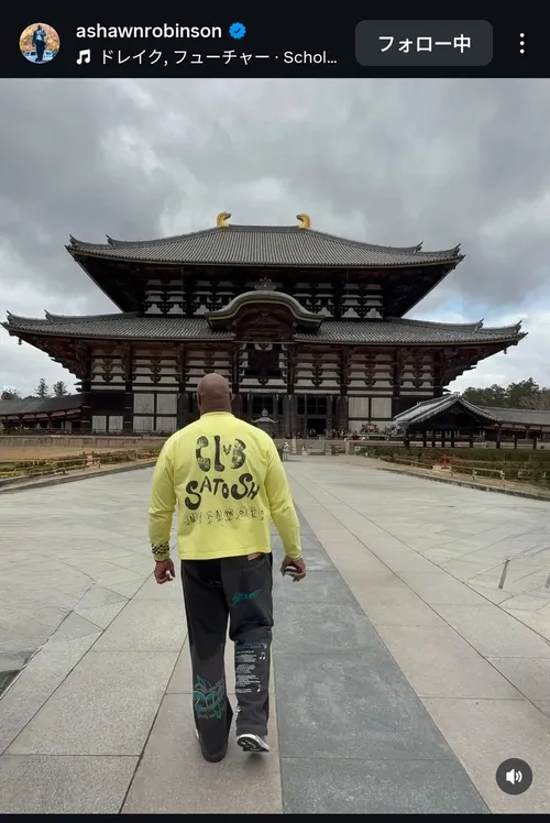 エイショーン・ロビンソン at 奈良東大寺中門