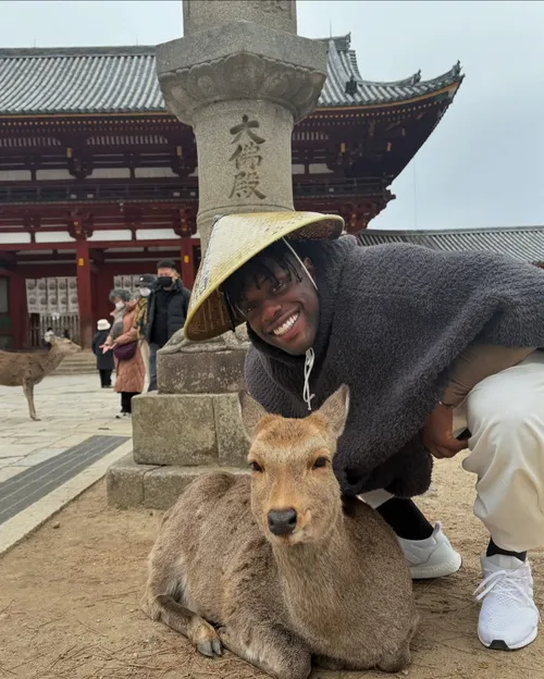 カール・ローソン at 奈良東大寺中門