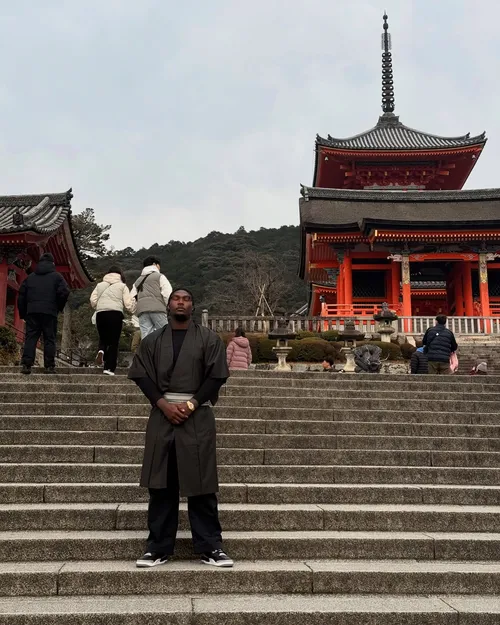 チャールズ・クロス at 京都 清水寺 西門